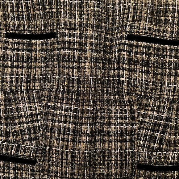Jones New York Collection
Tweed Jacket
Size 06 - Picture 4 of 7